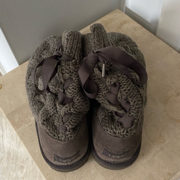 UGG gray sweater boots, women’s size 8 - Picture 2 of 3